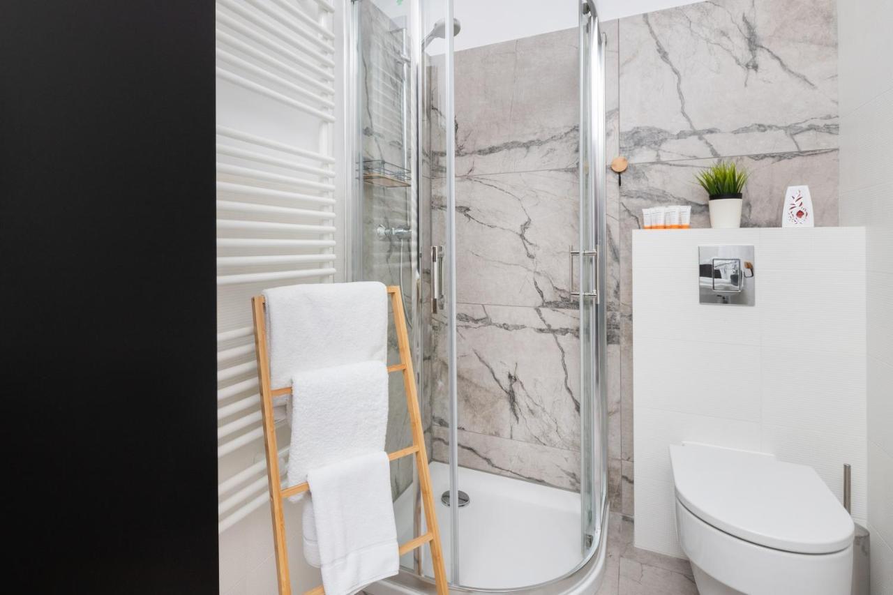 Stylish Rajska With Free Parking In Downtown By Renters Apartment Danzig